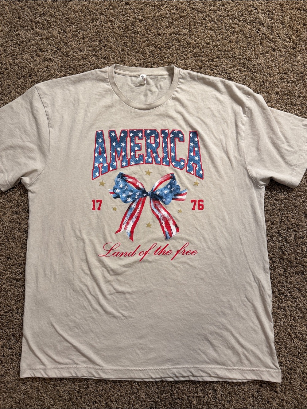 Cream Short-Sleeve 'America' Graphic Tee - Patriotic Bow Design